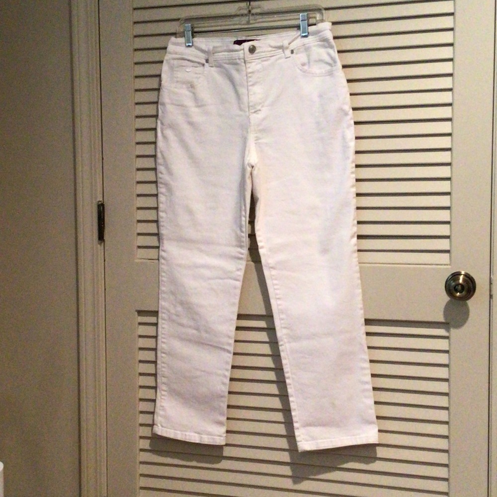 Gloria Vanderbilt Women's Straight Leg White Jeans size 12